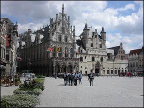 Datei:Mechelen town hall.JPG