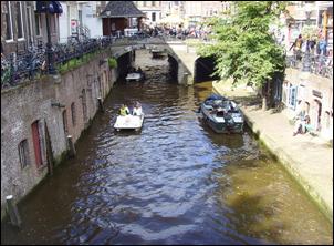 File:Visbrug Oudegracht.jpg